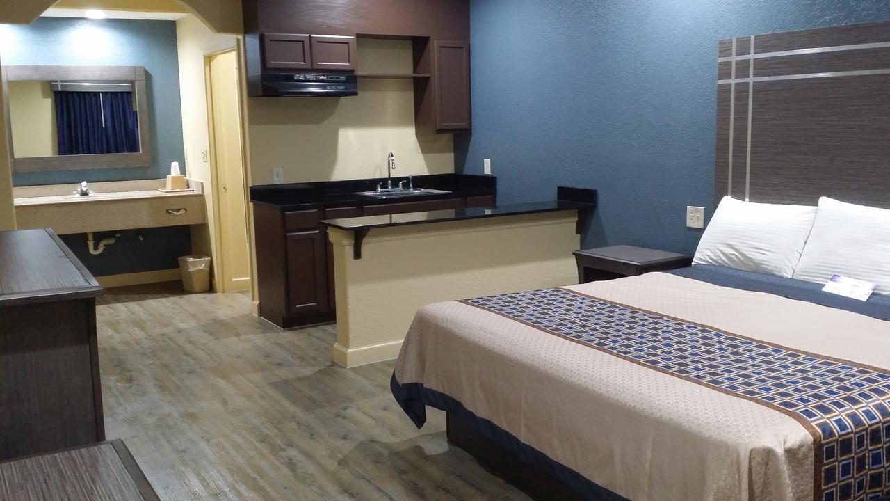 Americas Best Value Inn & Suites Northeast Houston Exteriör bild