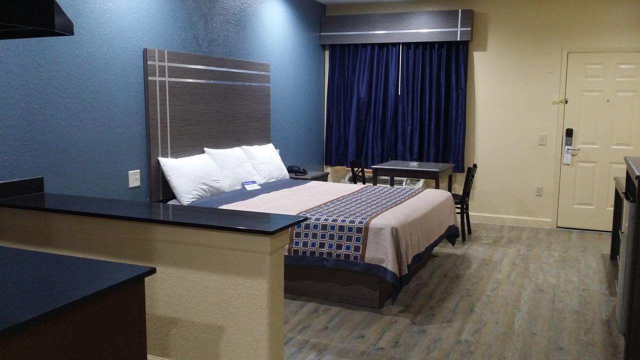 Americas Best Value Inn & Suites Northeast Houston Exteriör bild