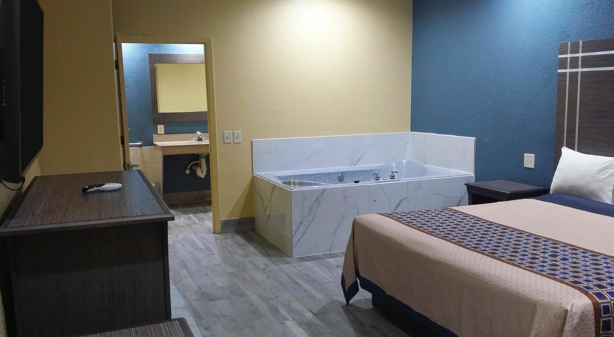 Americas Best Value Inn & Suites Northeast Houston Exteriör bild
