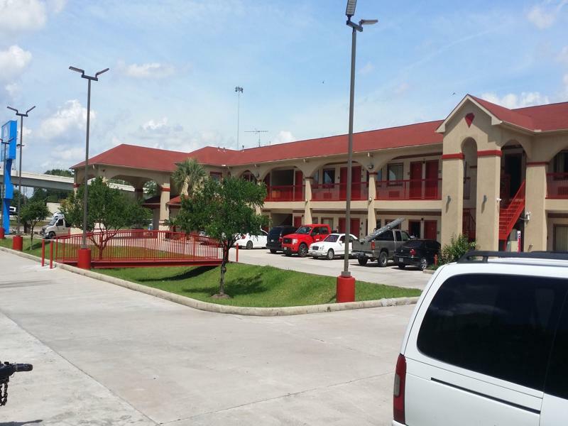 Americas Best Value Inn & Suites Northeast Houston Exteriör bild